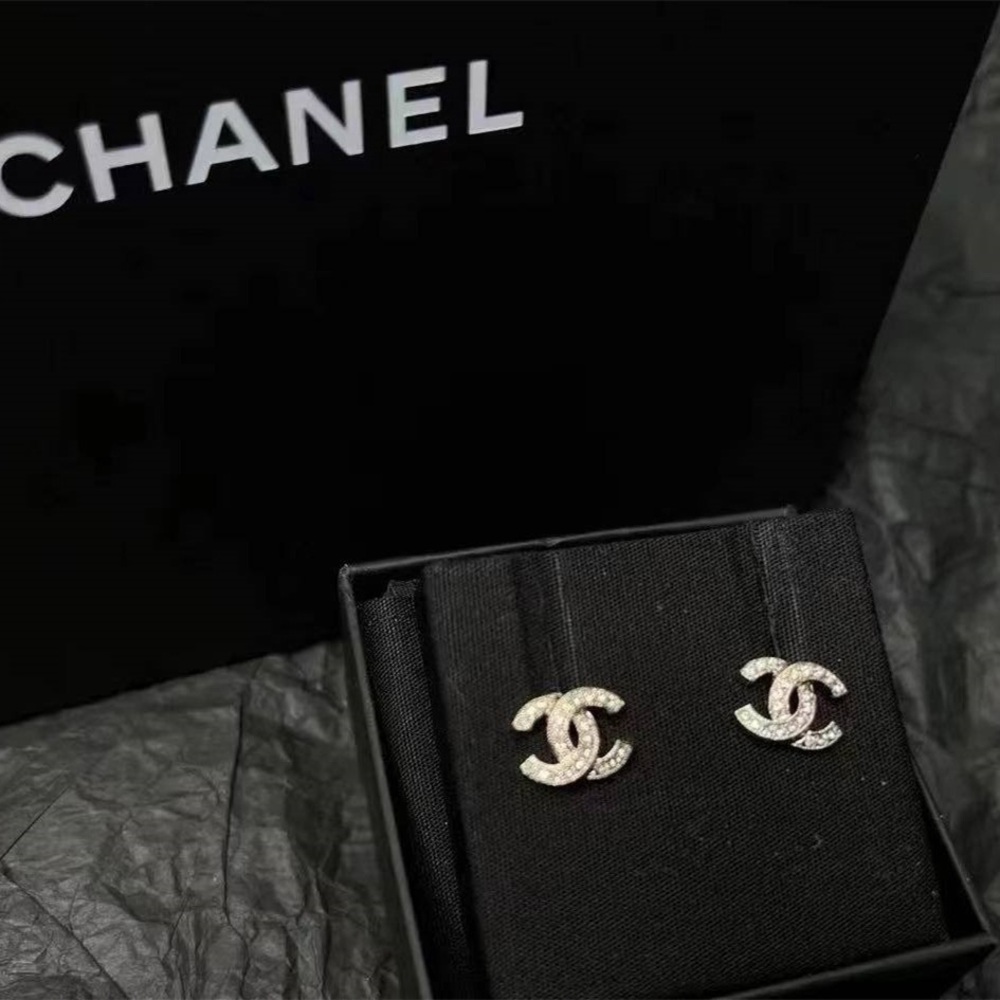 Chanel Silver Earrings ✧